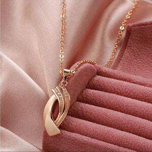 14K Rose Gold Pendant Necklace 18” STAMPED COMES GIFT BOXED